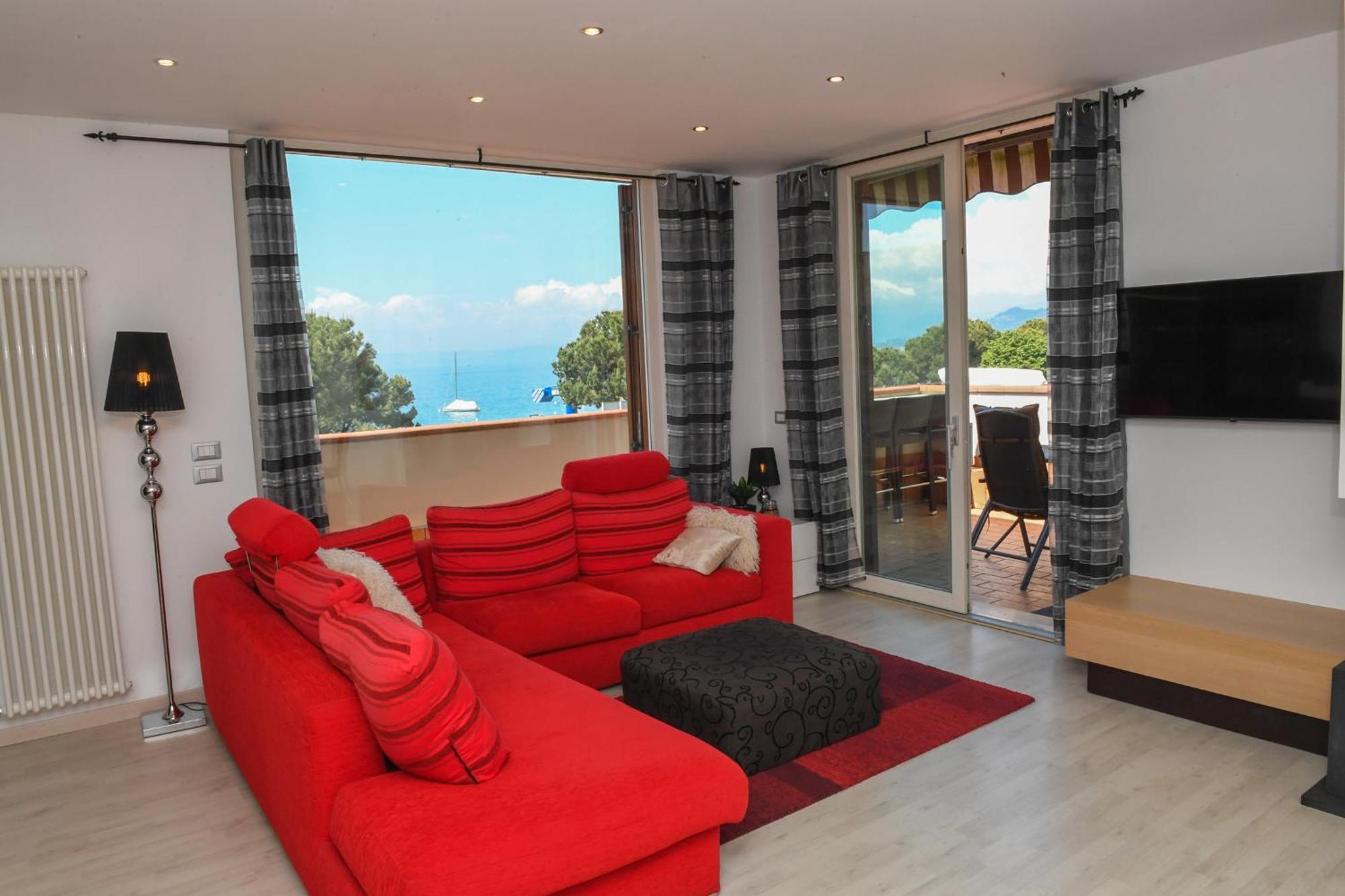 Favola Bella The Panoramic Penthouse Apartment Bardolino Exterior photo